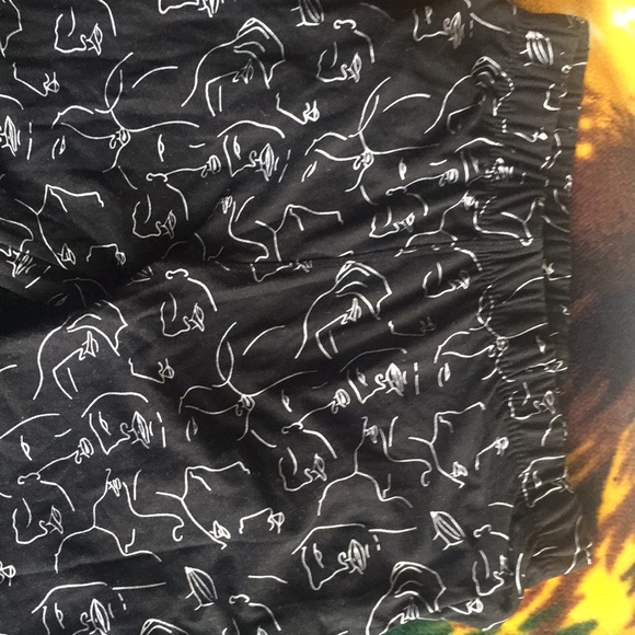 Graphic Leggings - Picture 2 of 3